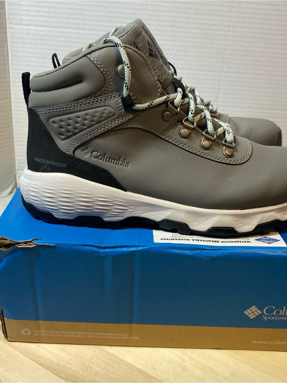 Columbia Newton Ridge Plus Waterproof Hiking Boots Women's Size 8 Gray Omni-Tech